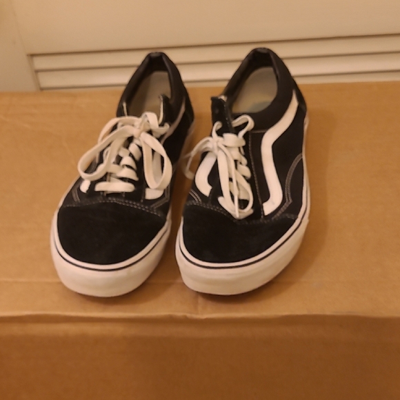 Vans Off The Wall Men's Black and White Low-Top Sneakers - Picture 3 of 7